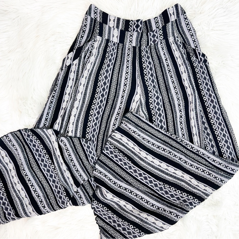 MILLIBON BLACK GRAY WIDE LEG FLOWY ELASTIC BACK WAIST CROP PANTS MEDIUM